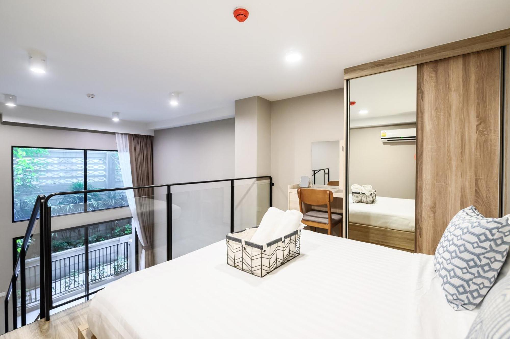 Ferienwohnung Blossom Sathorn By Plearn Bangkok Zimmer foto